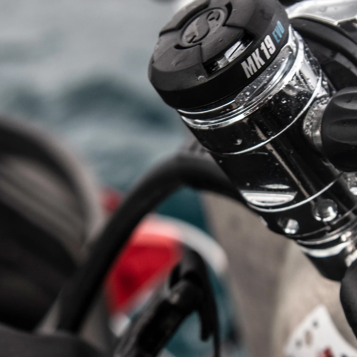 Scubapro MK19 EVO S620Ti On Cylinder