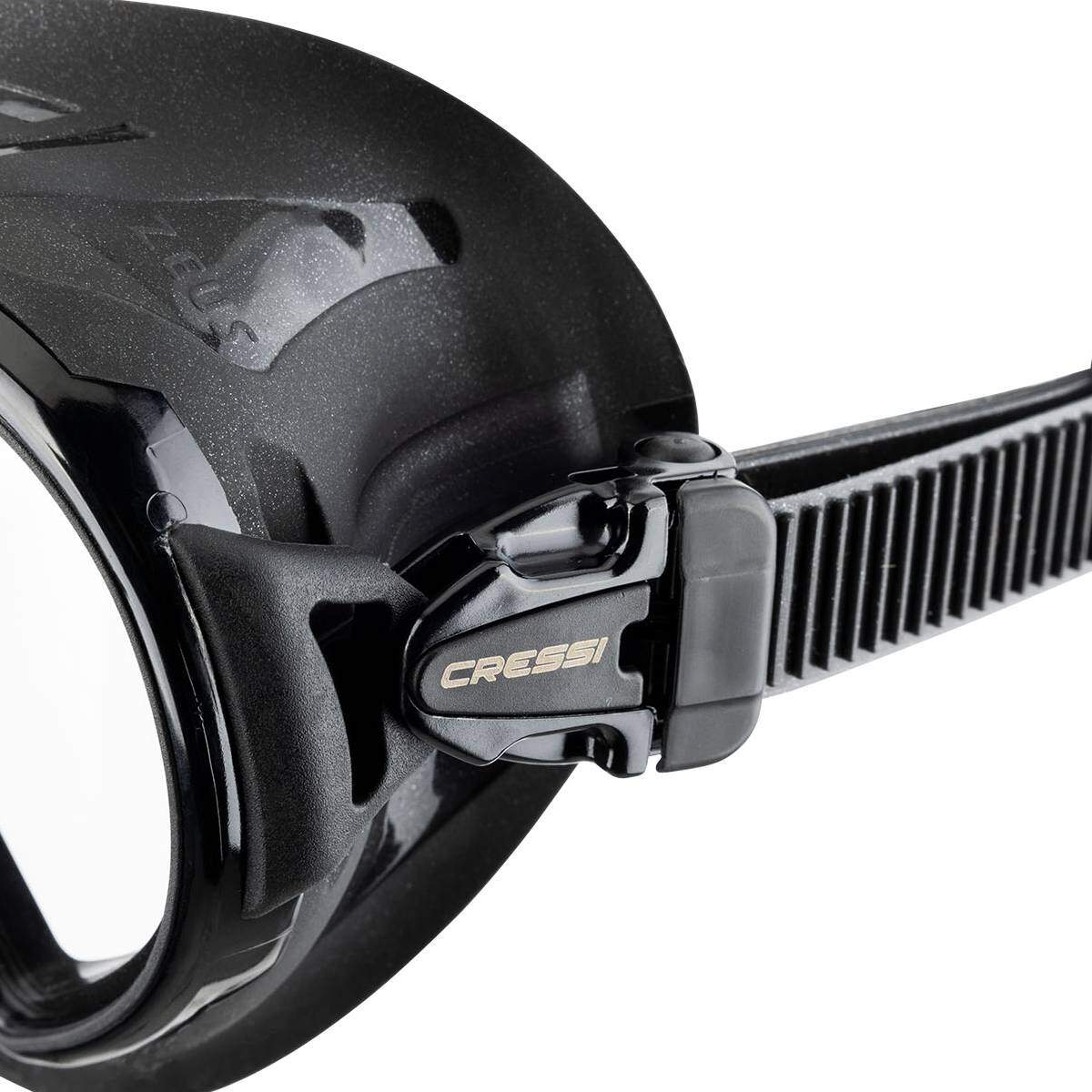 cressi zeus dive mask black black buckle detail