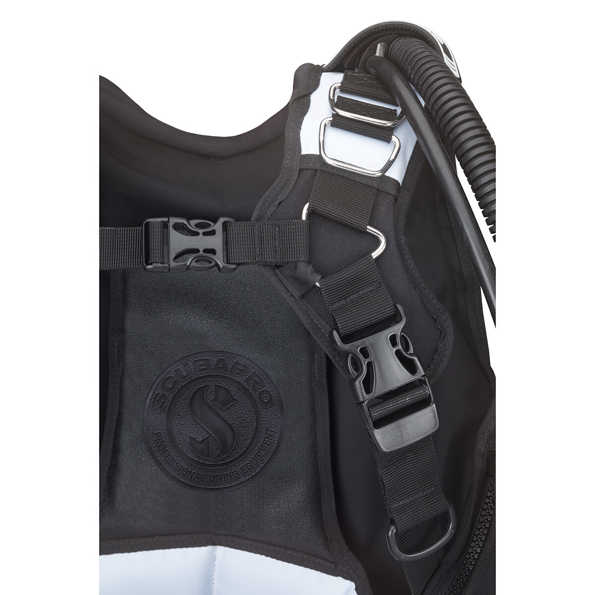 Scubapro Bella Ladies BCD Shoulder Detail