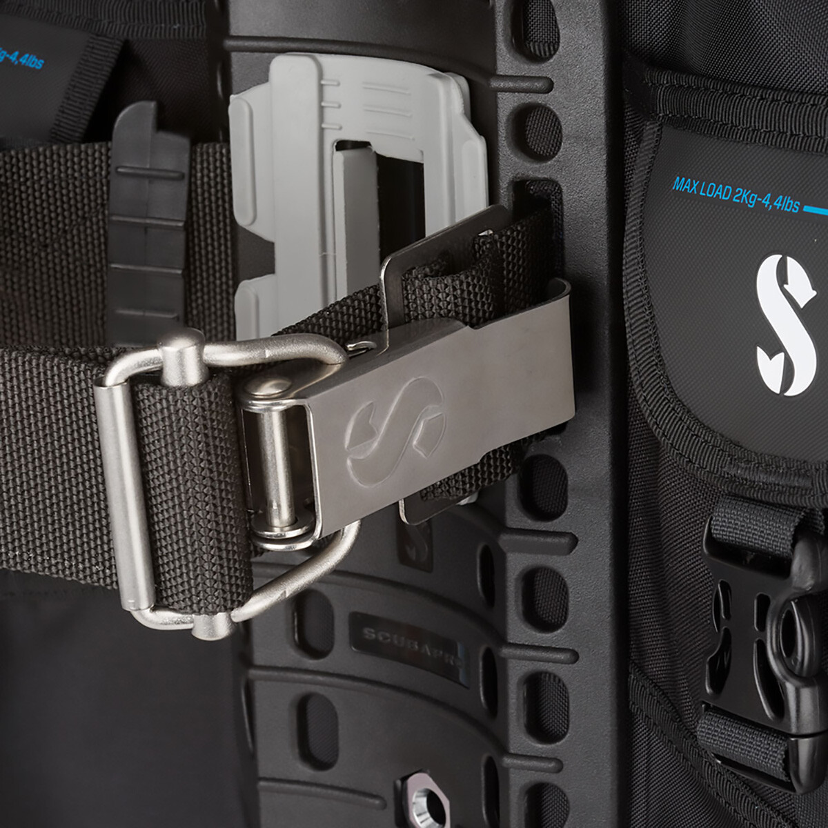 Scubapro Level BCD Cam Band Buckle Detail